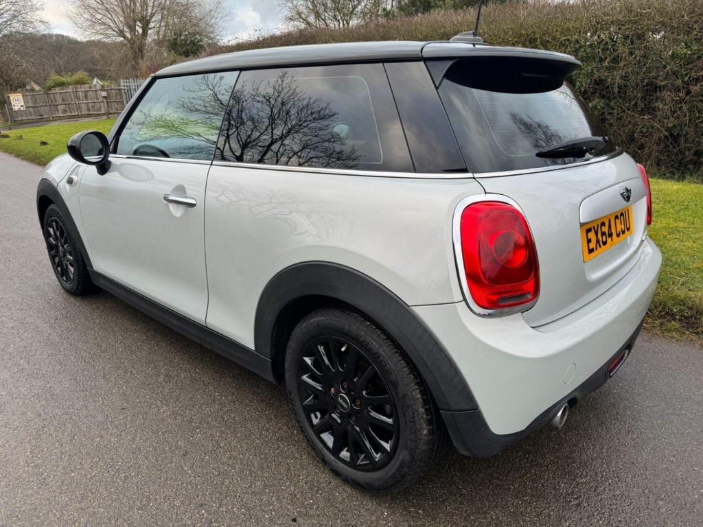 MINI HATCH