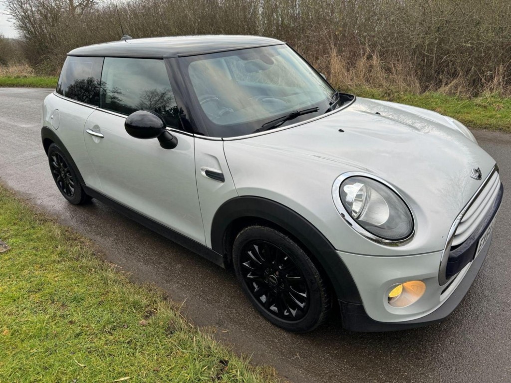 MINI HATCH