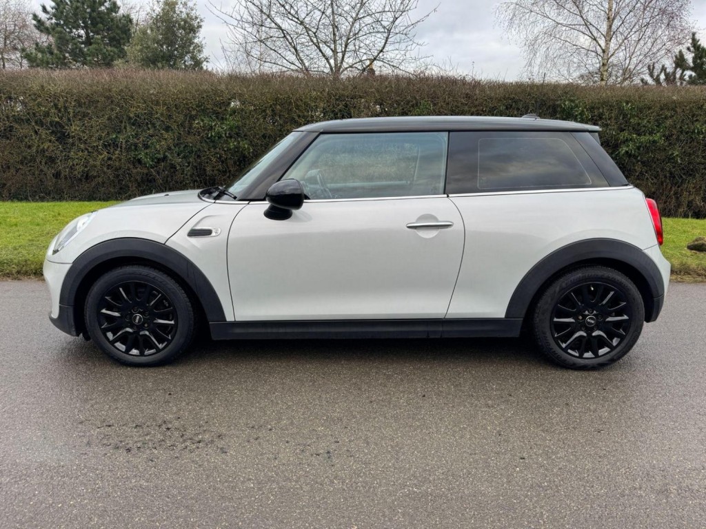 MINI HATCH
