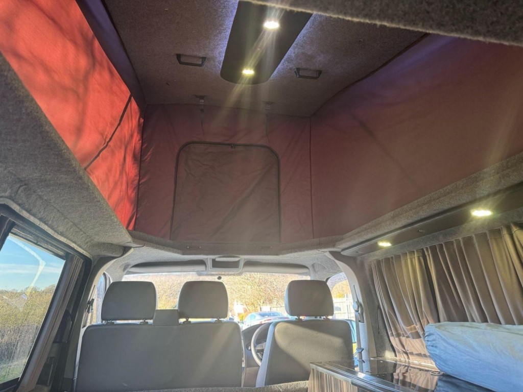 VOLKSWAGEN CAMPERVAN