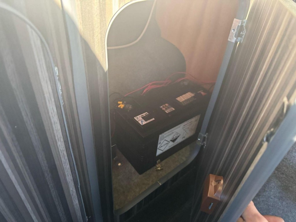 VOLKSWAGEN CAMPERVAN