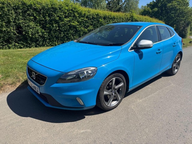 VOLVO V40 1.6 D2 R-Design Euro 5 (s/s) 5dr