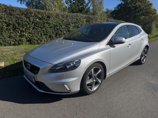 VOLVO V40 1.6 D2 R-Design Euro 5 (s/s) 5dr