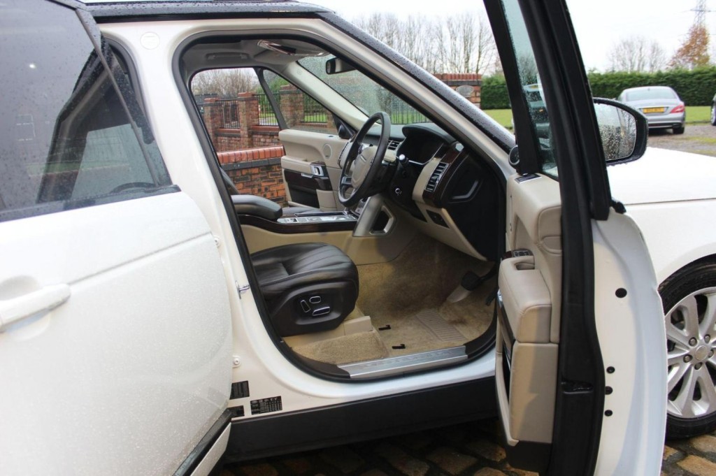 LAND ROVER RANGE ROVER