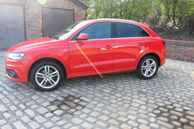 AUDI Q3 2.0 TDI S line S Tronic quattro Euro 5 (s/s) 5dr