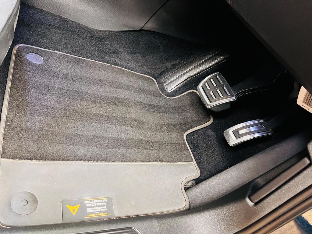 CUPRA BORN