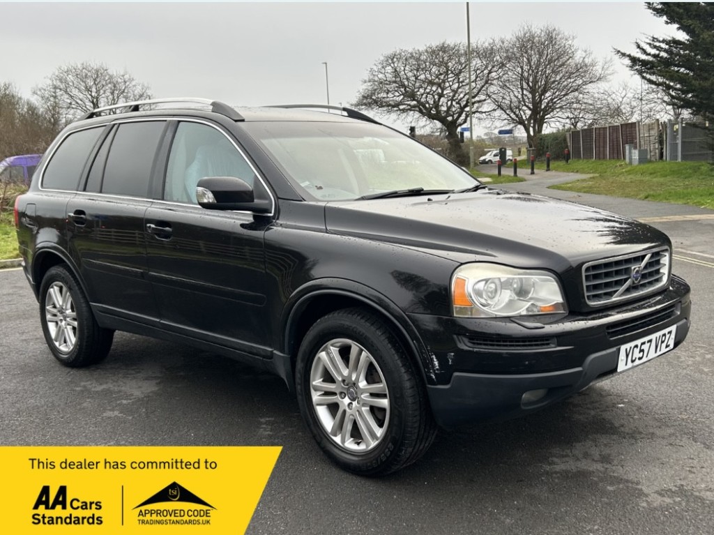 VOLVO XC90 2.4 D5 SE Lux