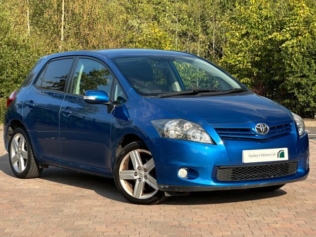 TOYOTA AURIS 1.6 V-Matic SR
