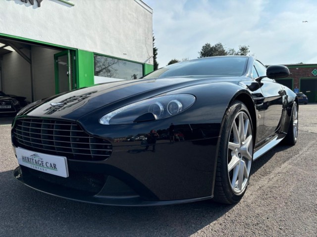 ASTON MARTIN VANTAGE