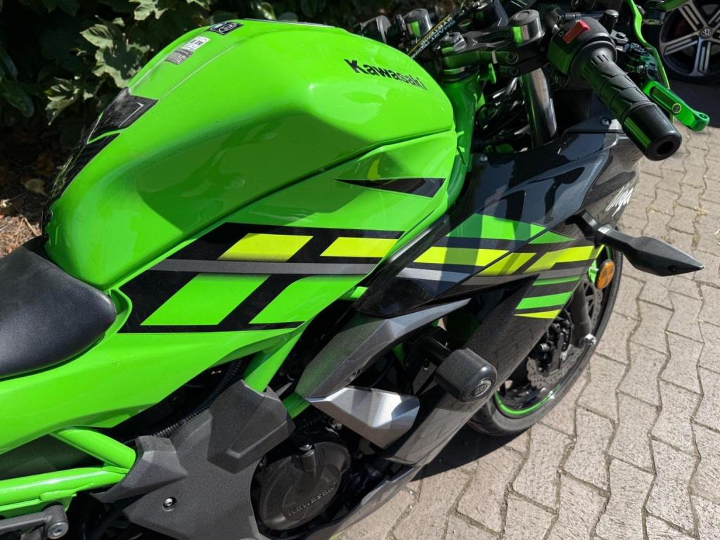 KAWASAKI Ninja 125
