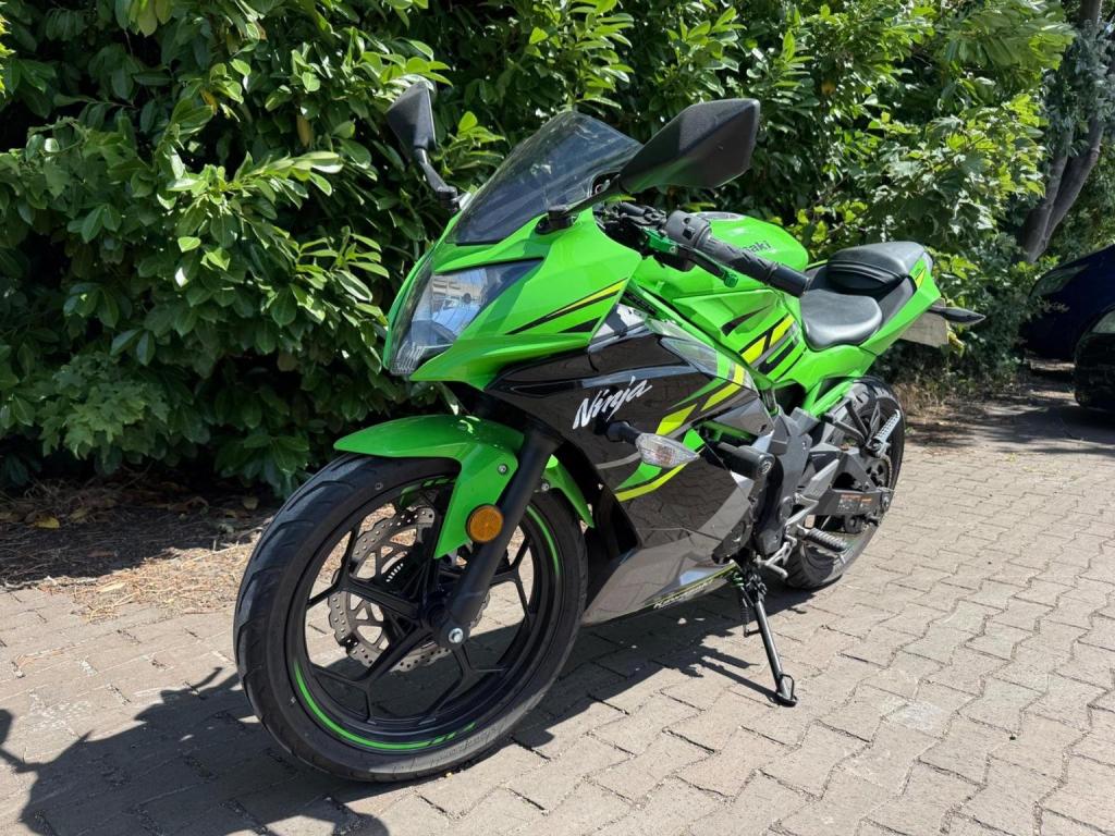 KAWASAKI Ninja 125