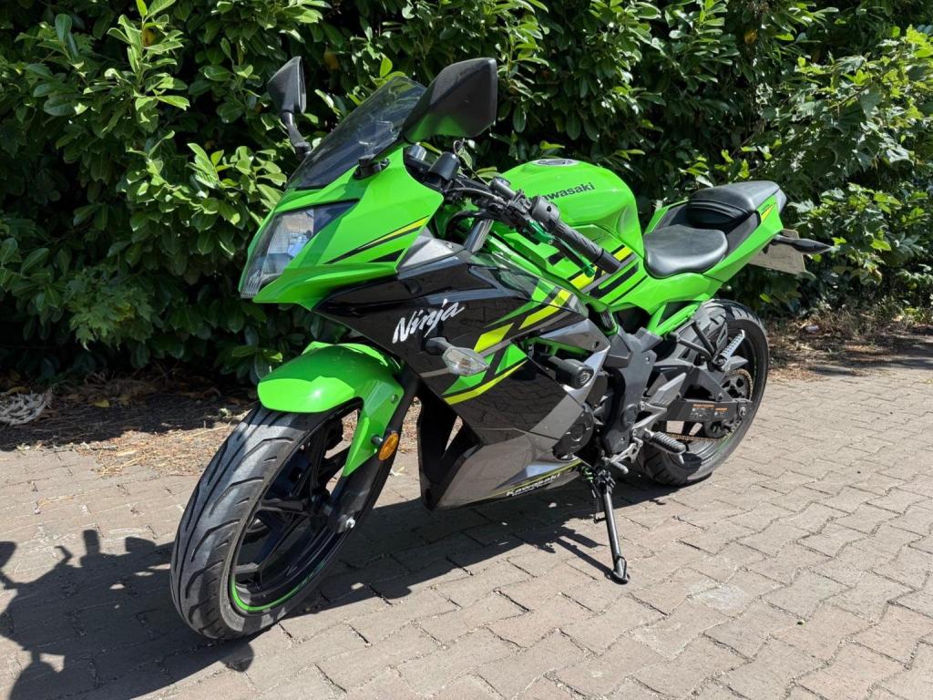 KAWASAKI Ninja 125