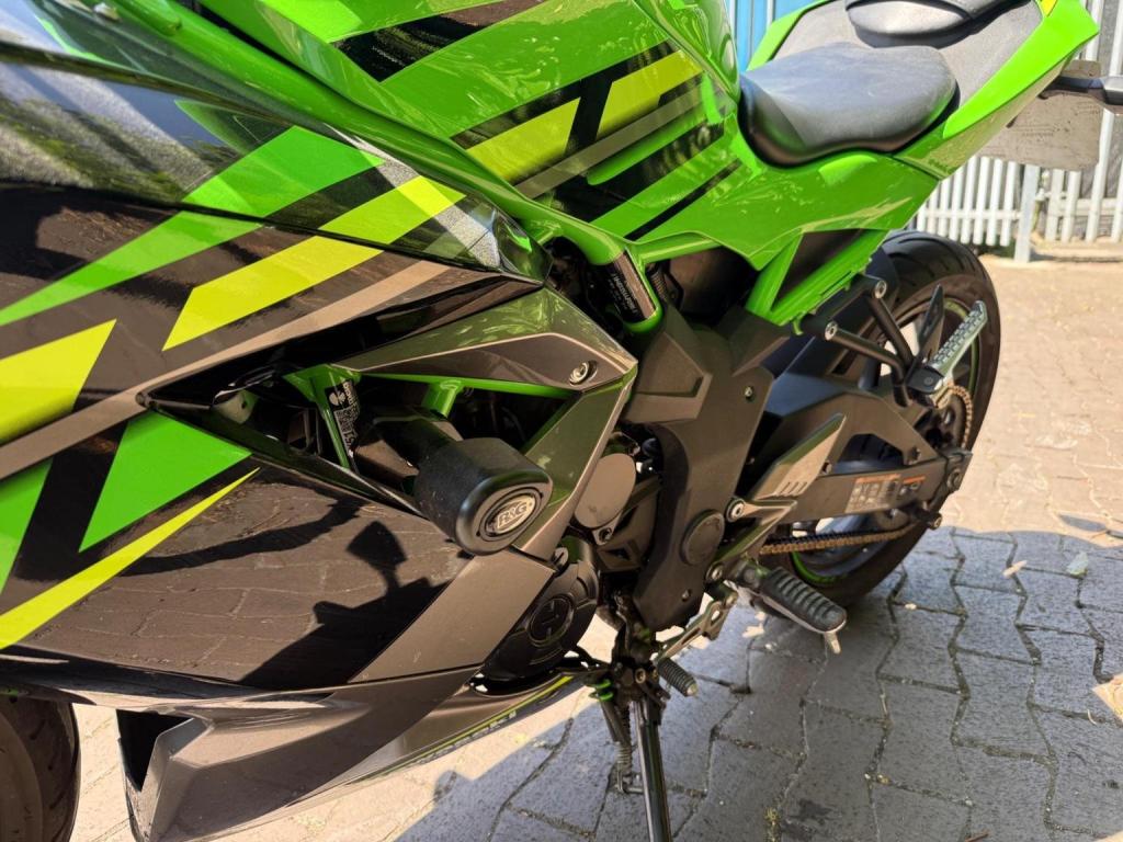 KAWASAKI Ninja 125