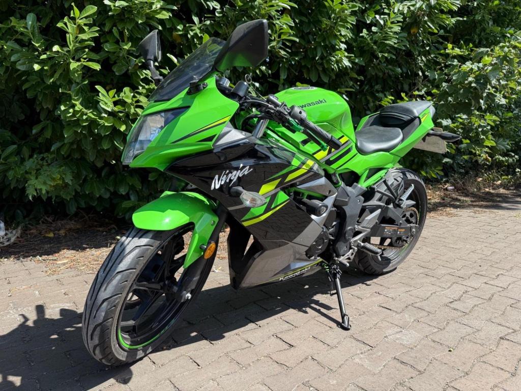 KAWASAKI Ninja 125