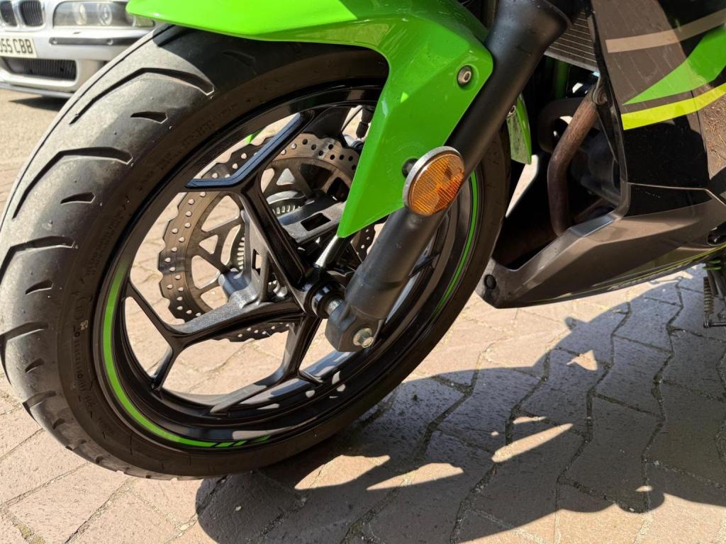 KAWASAKI Ninja 125