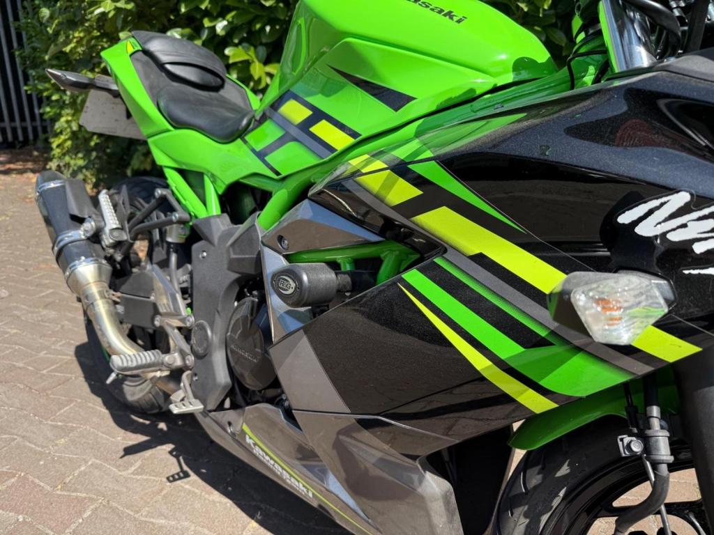 KAWASAKI Ninja 125