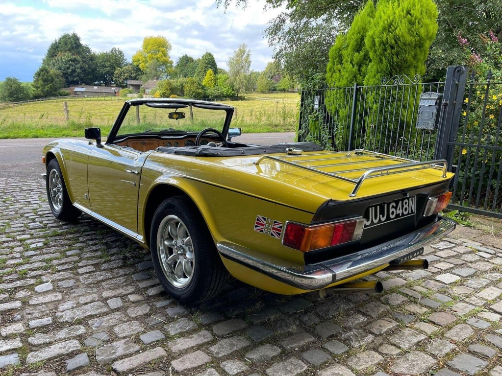 TRIUMPH TR6