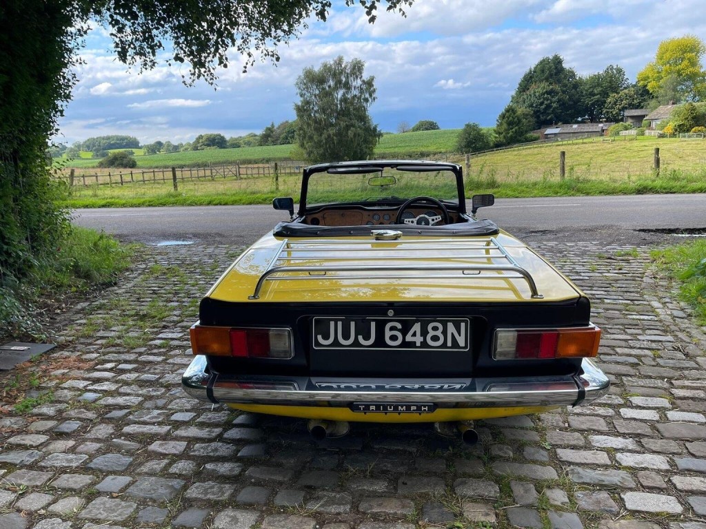 TRIUMPH TR6