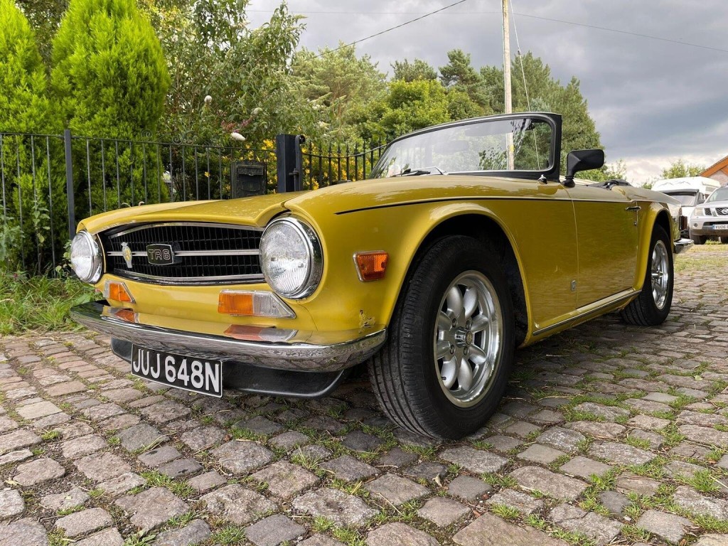 TRIUMPH TR6