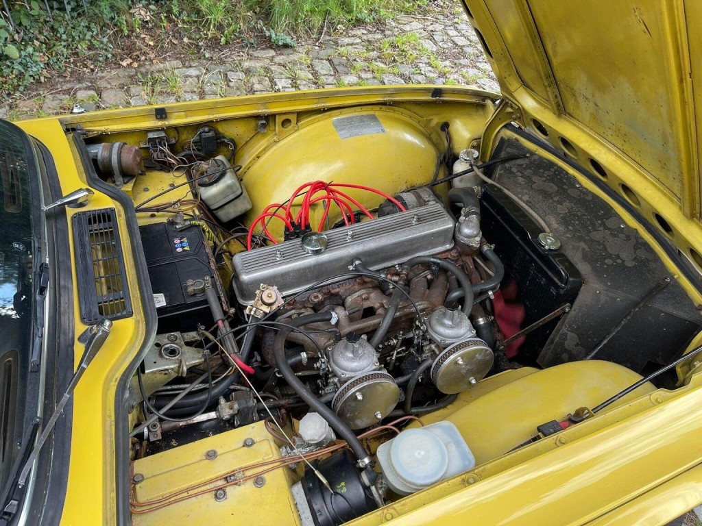 TRIUMPH TR6