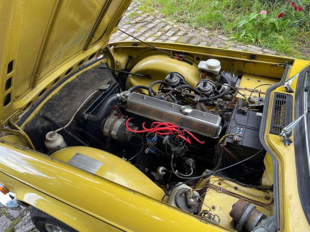 TRIUMPH TR6