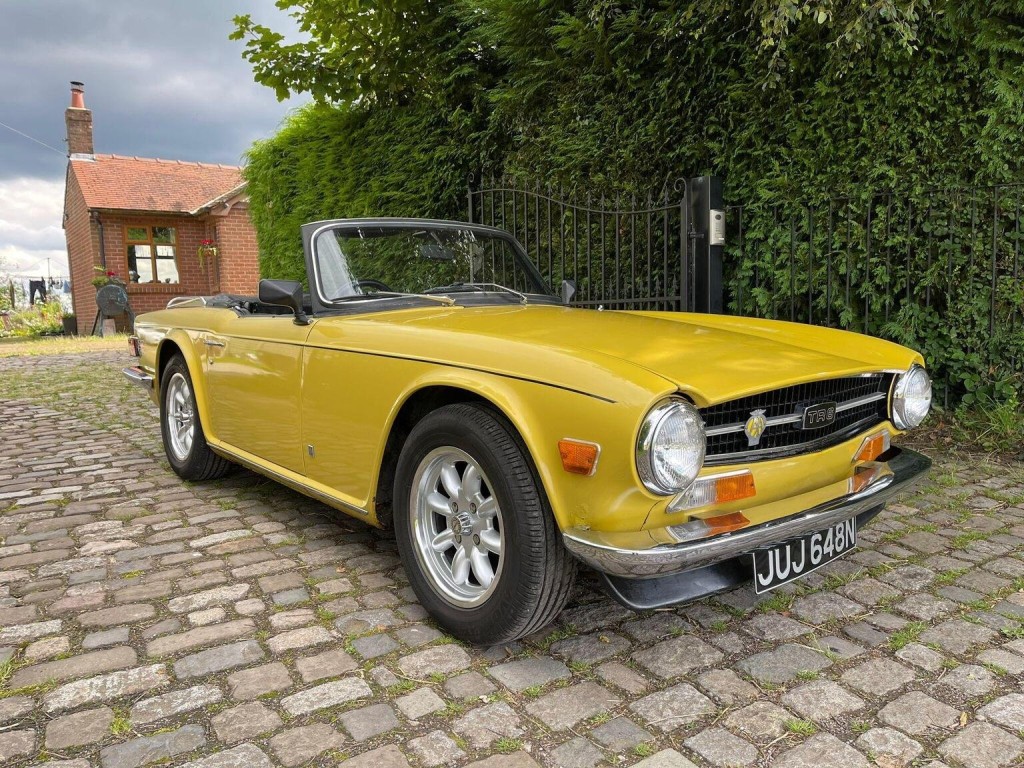 TRIUMPH TR6