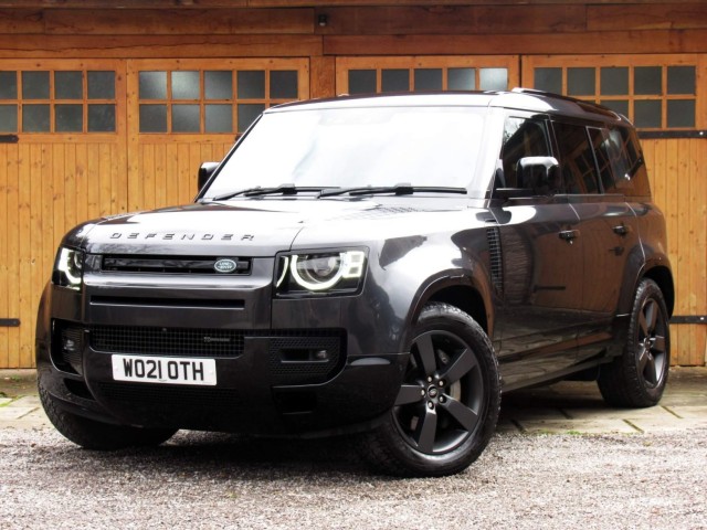 LAND ROVER DEFENDER 110 3.0 D300 MHEV X-Dynamic HSE Auto 4WD Euro 6 (s/s) 5dr