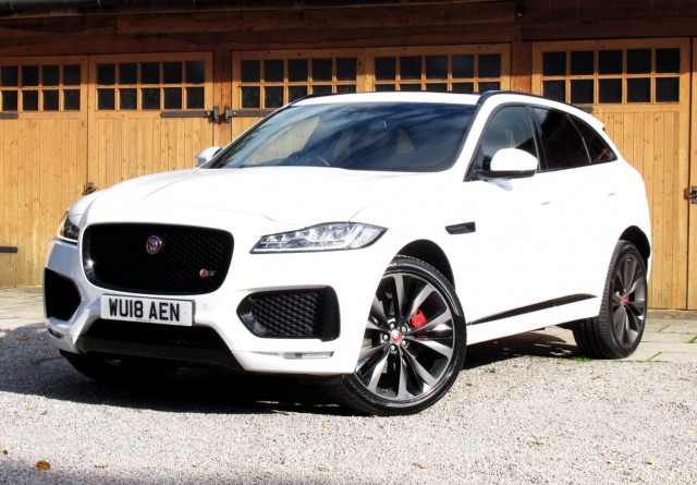 JAGUAR F-PACE 3.0 D300 V6 S Auto AWD Euro 6 (s/s) 5dr