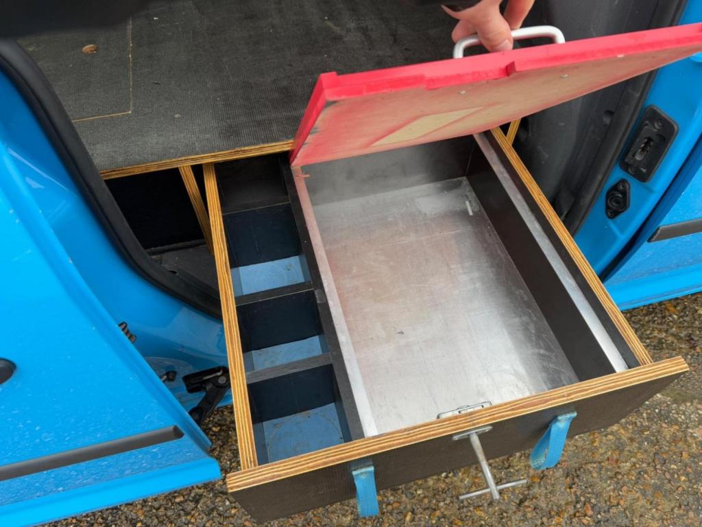 VOLKSWAGEN CADDY MAXI