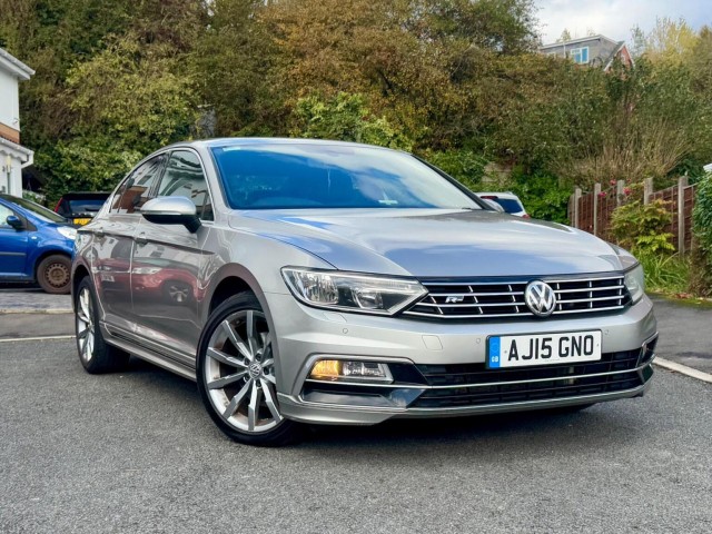 VOLKSWAGEN PASSAT 2.0 TDI BlueMotion Tech R-Line Euro 6 (s/s) 4dr