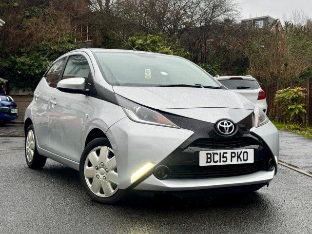 TOYOTA AYGO 1.0 VVT-i x-play x-shift Euro 5 5dr Euro 5