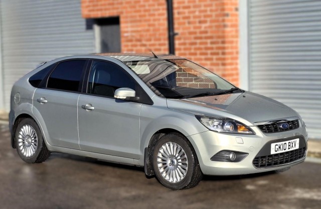 FORD FOCUS 1.6 Titanium 5dr