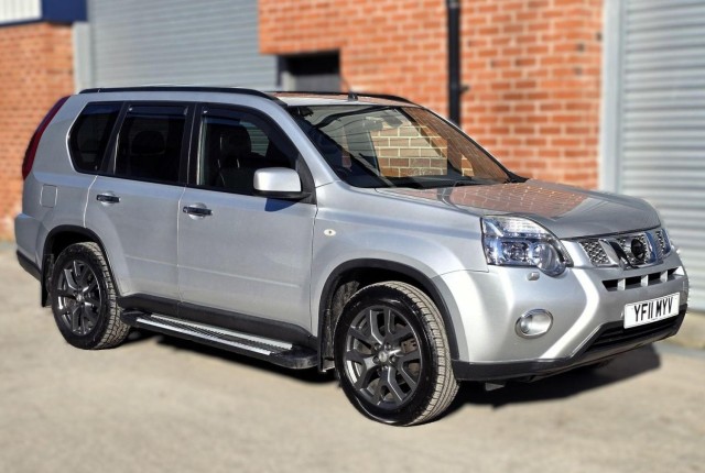 NISSAN X-TRAIL 2.0 dCi Tekna 4WD Euro 5 5dr