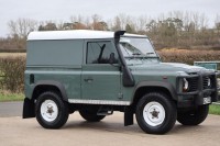 LAND ROVER DEFENDER 90