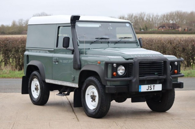 LAND ROVER DEFENDER 90