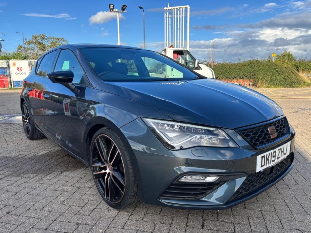 SEAT LEON