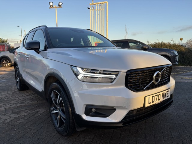 VOLVO XC40