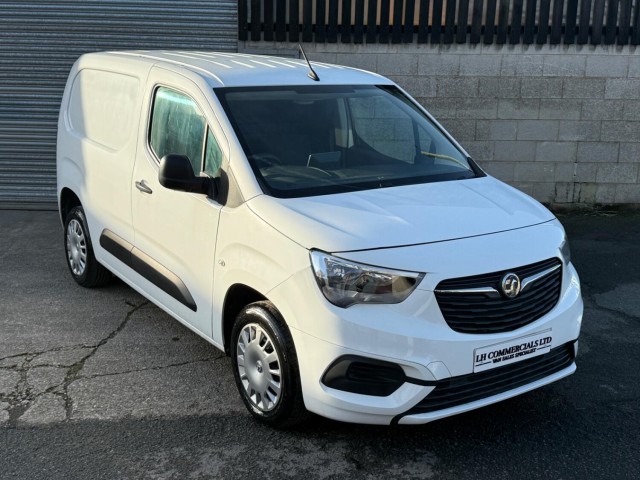 VAUXHALL COMBO 1.6 Turbo D 2300 Sportive