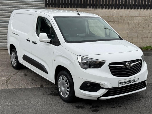 VAUXHALL COMBO 1.5 Turbo D 2300 Sportive