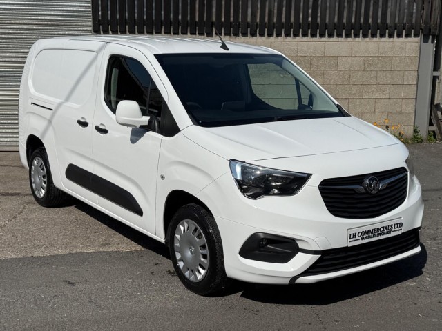 VAUXHALL COMBO 1.5 Turbo D 2300 Sportive