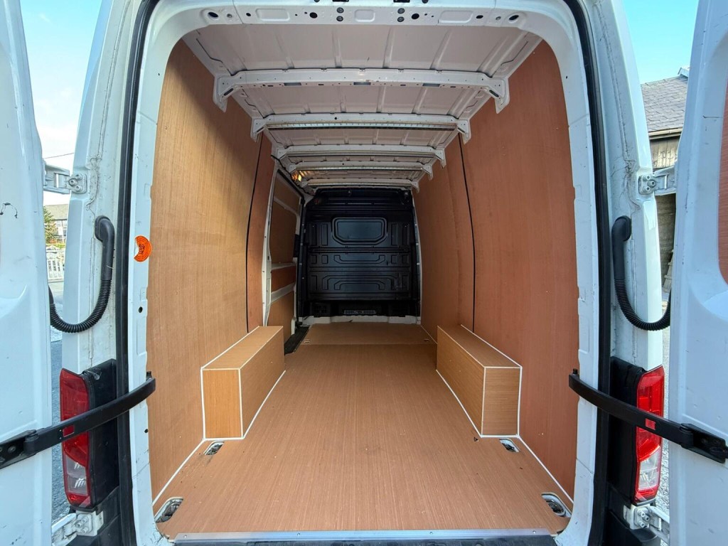 VOLKSWAGEN CRAFTER