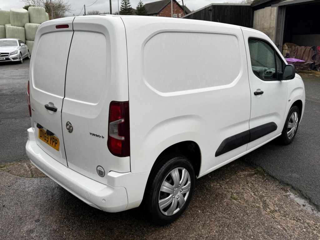 VAUXHALL COMBO