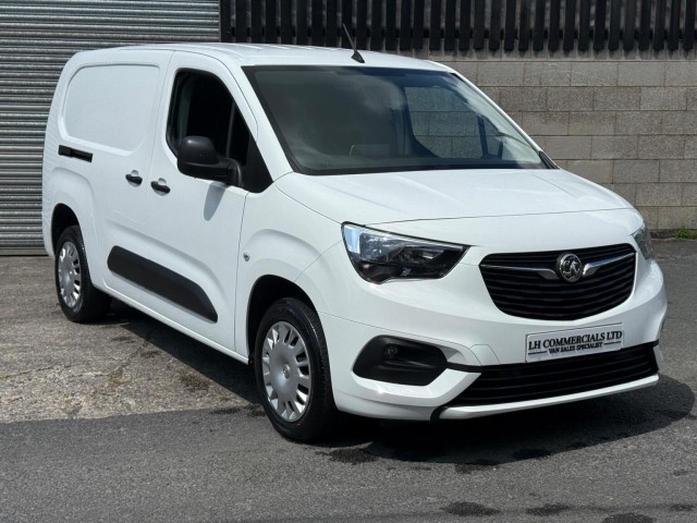 VAUXHALL COMBO 1.5 Turbo D 2300 Sportive L2 H1 Euro 6 (s/s) 4dr