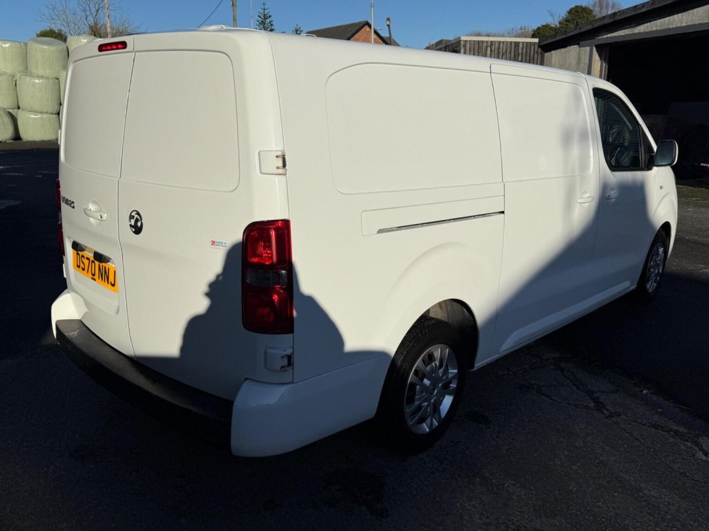 VAUXHALL VIVARO