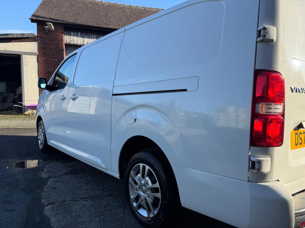 VAUXHALL VIVARO