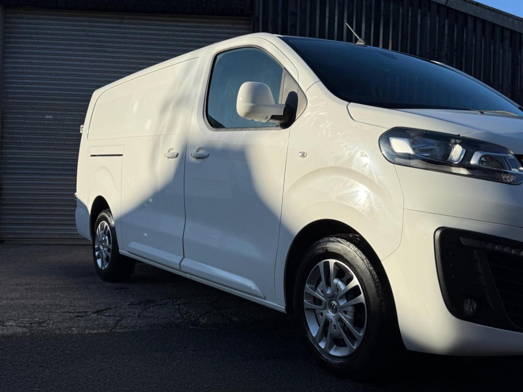 VAUXHALL VIVARO