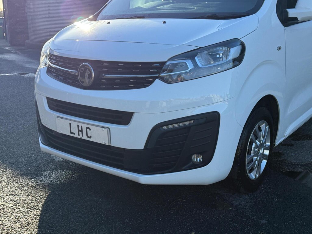 VAUXHALL VIVARO