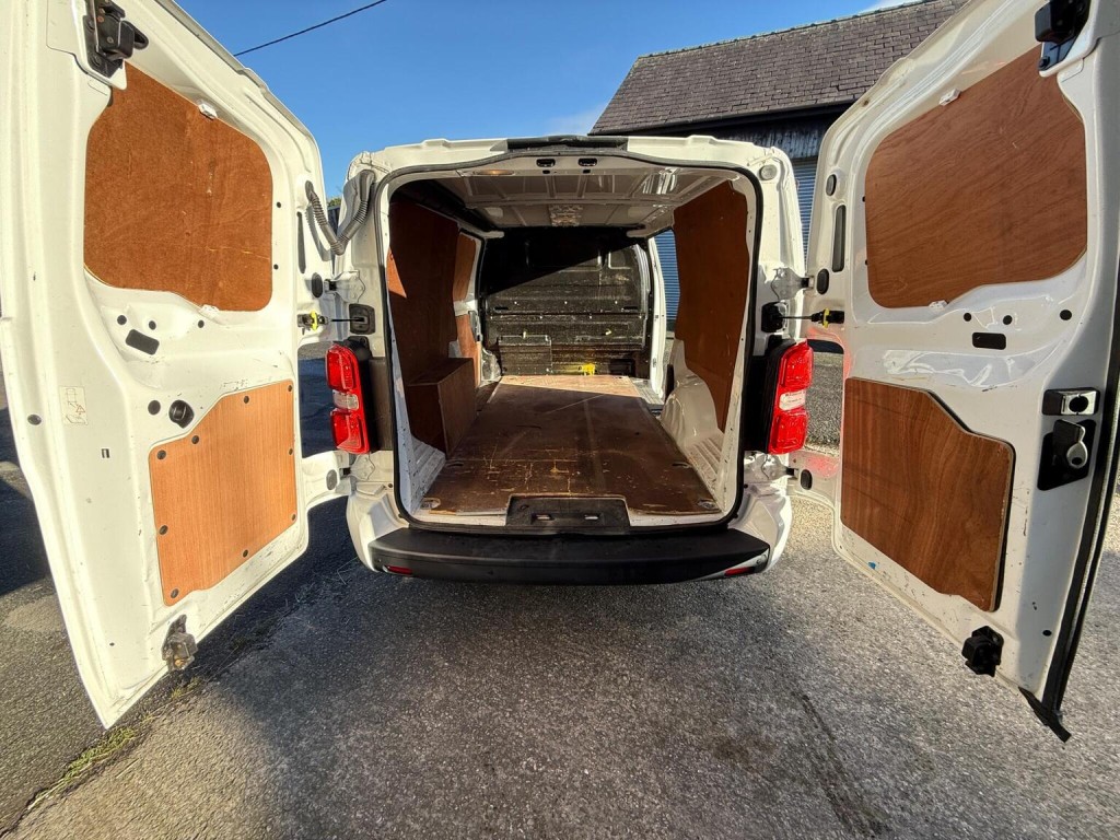 VAUXHALL VIVARO