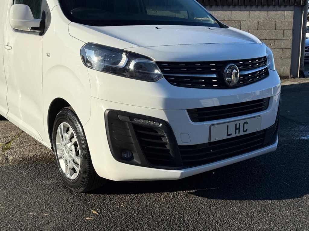 VAUXHALL VIVARO
