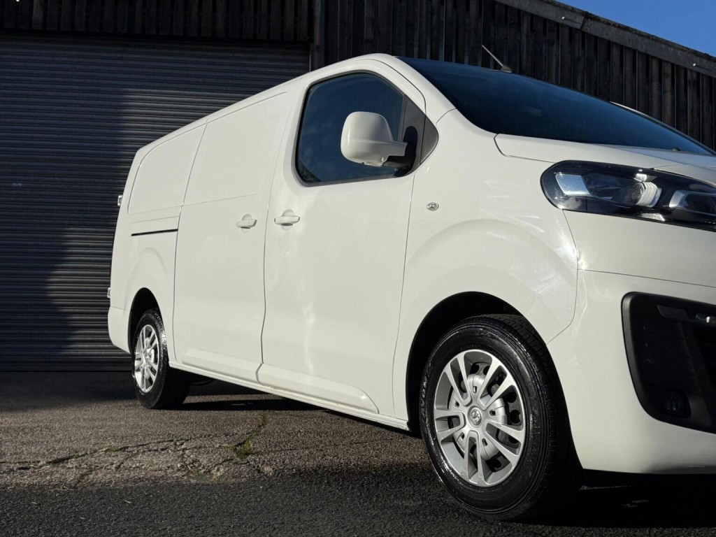 VAUXHALL VIVARO